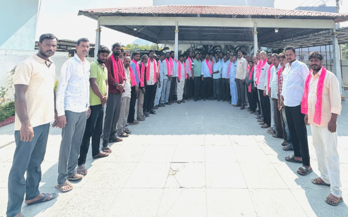 Ramannapet : ప్రభుత్వ వైఫల్యాలను ప్రజల్లోకి తీసుకెళ్లాలి : మాజీ ఎమ్మెల్యే చిరుమర్తి లింగయ్య