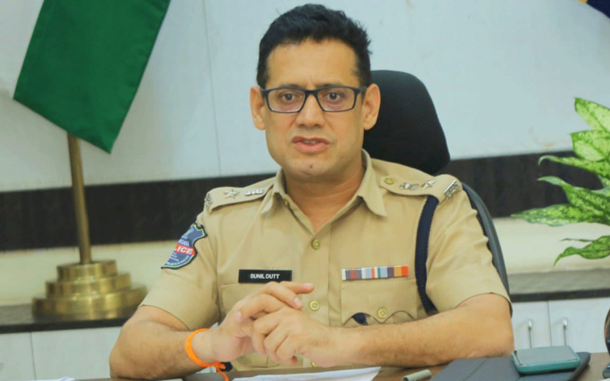 Karepally : స‌మ‌స్యాత్మ‌క పోలింగ్ కేంద్రాల్లో అదనపు పోలీసు బలగాలు : సీపీ సునీల్ దత్