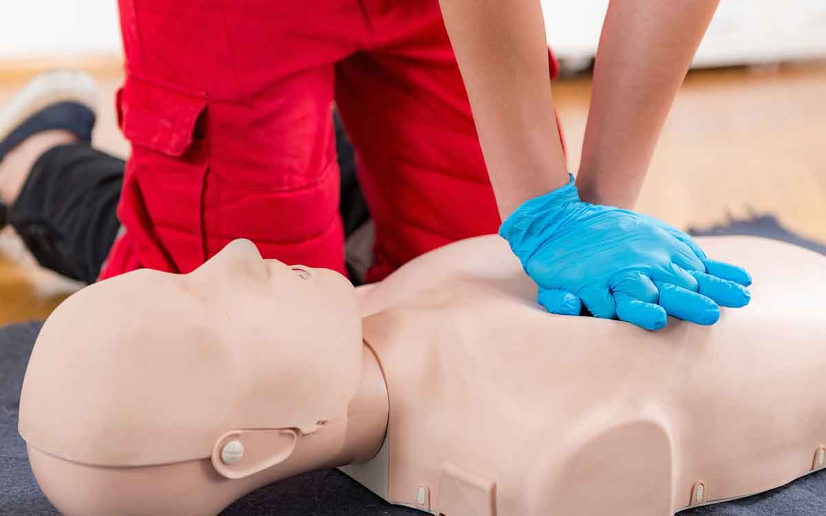 CPR | గుండె పోటు బాధితుల‌కు వరం సీపీఆర్‌.. అస‌లు సీపీఆర్ అంటే ఏమిటి.. దీన్ని ఎలా చేయాలి..?
