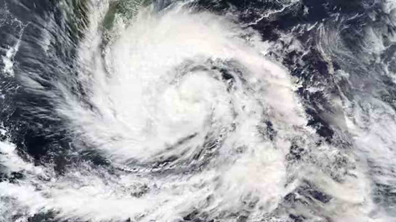 దిత్వా ఎఫెక్ట్‌.. పలు జిల్లాల్లో నేడు వర్షాలు