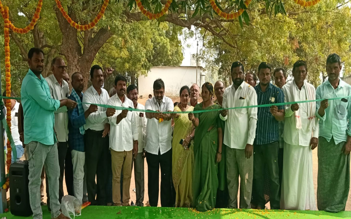 Penpahad : సొంతూరి పాఠ‌శాల‌కు కళా వేదికను నిర్మించి ఇచ్చిన దాత‌లు