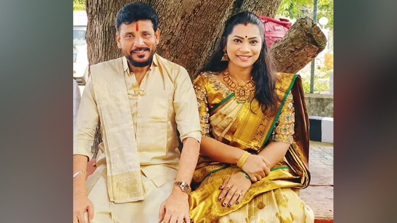 Duvvada Madhuri | అనుమతి లేకుండా మద్యం పార్టీ.. ఎమ్మెల్సీ దువ్వాడ శ్రీనివాస్‌, మాధురి అరెస్ట్‌