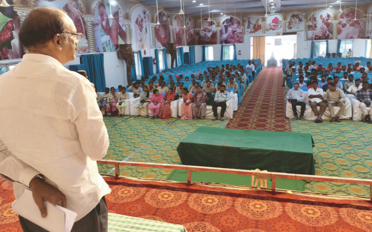 Khammam Rural : మున్సిపల్ కార్మికుల సంక్షేమానికి ప్ర‌త్యేక చర్య‌లు : ఈఎంసీ కమిషనర్ ఆళ్ల శ్రీనివాస్‌రెడ్డి