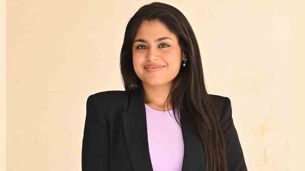 సౌదామినిగా నవ్విస్తా