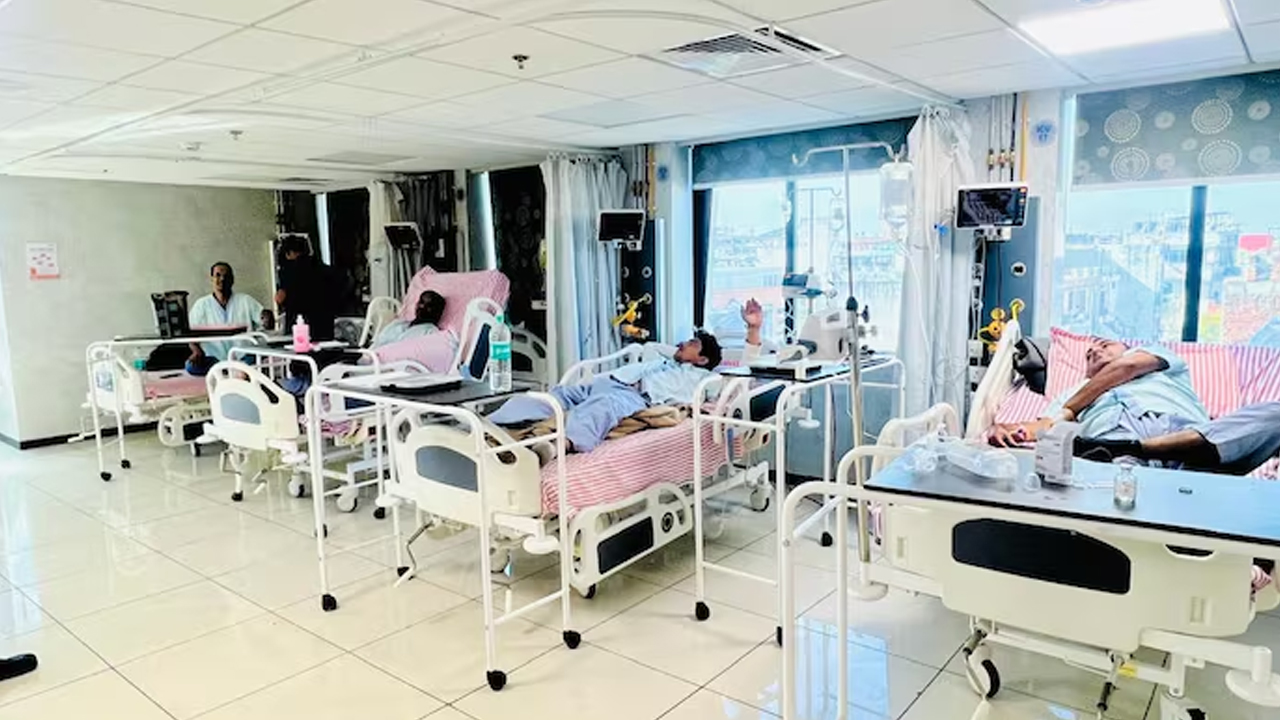 Carrot Halwa | పోలీస్‌ హెడ్‌క్వార్టర్స్‌లో బర్త్‌డే పార్టీ.. క్యారెట్‌ హల్వా తిన్న 12 మంది అధికారులకు తీవ్ర అస్వస్థత