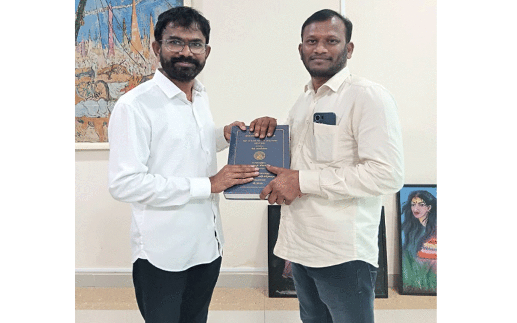 Chandur : బోడంగిపర్తి వాసికి తెలుగు వ‌ర్సిటీ డాక్టరేట్