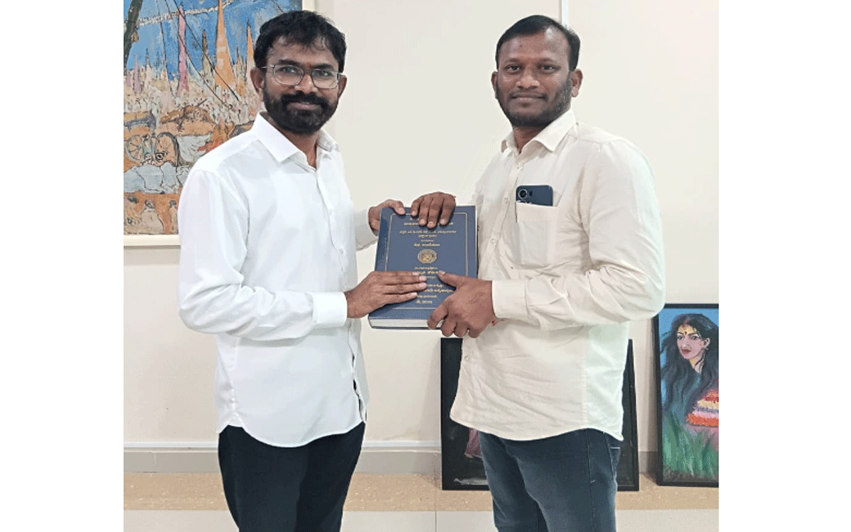 Chandur : బోడంగిపర్తి వాసికి తెలుగు వ‌ర్సిటీ డాక్టరేట్