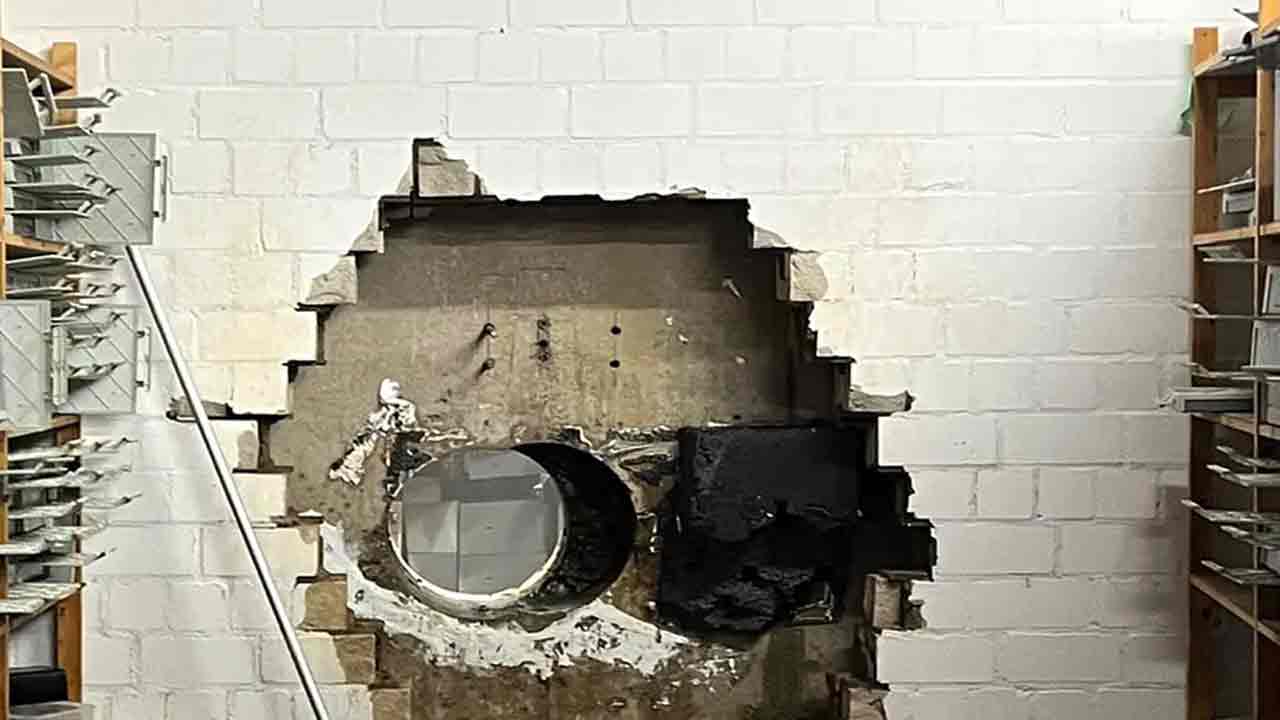 German Bank Heist | జర్మనీలోని బ్యాంకులో భారీ దోపిడీ.. రెండు రోజులు బ్యాంకులోనే ఉండి 316 కోట్లు కొల్లగొట్టిన దొంగలు