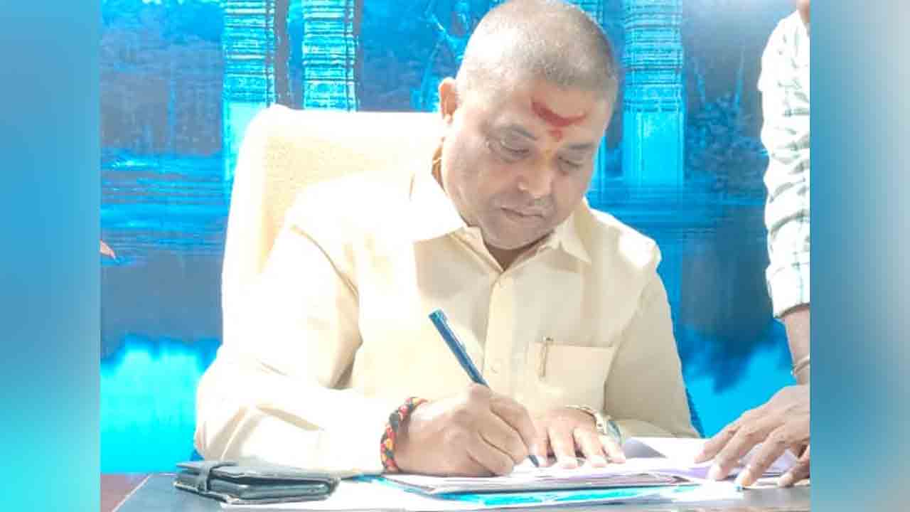 Hanumakonda DEO | డైలామాకు చెక్‌.. డీఈవోగా బాధ్యతలు స్వీకరించిన వెంకటగిరిరాజ్‌ గౌడ్‌