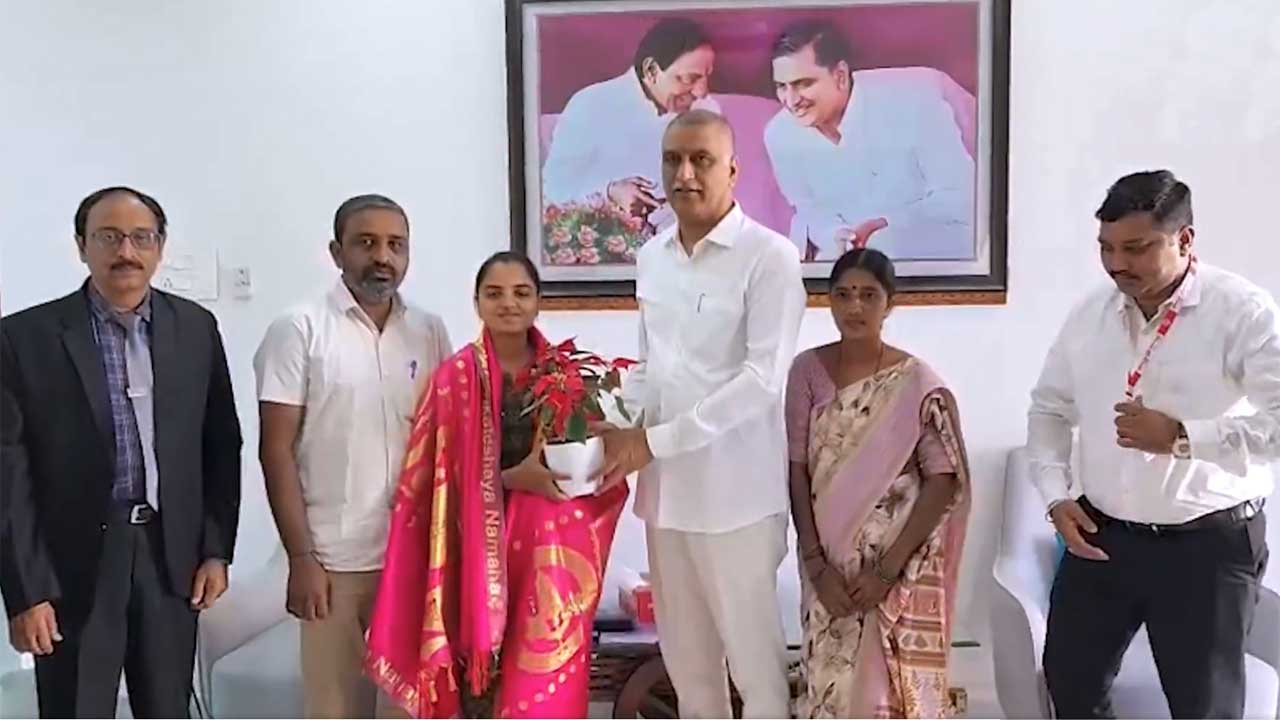 Harish Rao | పేదింటి ఆడబిడ్డ చదువుకోసం తన ఇంటిని తాకట్టు పెట్టిన హరీశ్‌రావు