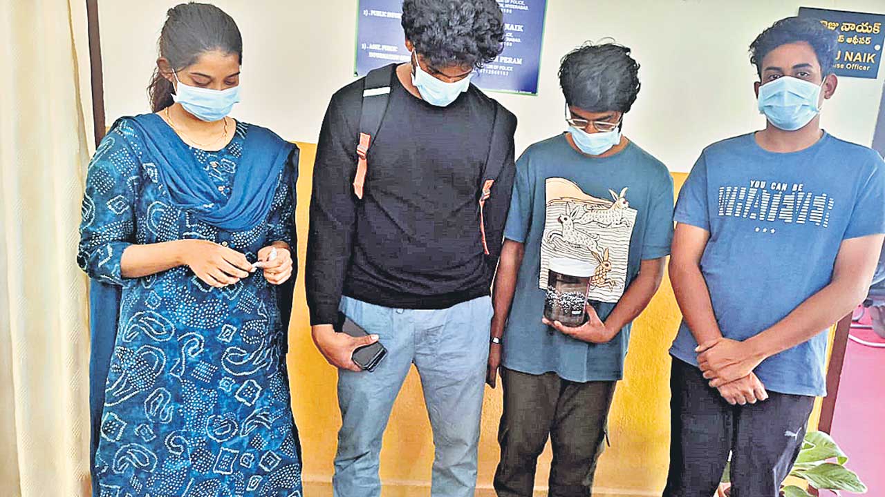 ప్రేమ జంట.. మత్తు దందా!