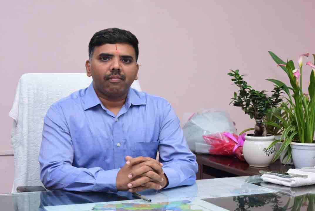 IAS Transfers | ఆరుగురు ఐఏఎస్‌లు బదిలీ.. నల్గొండ కలెక్టర్‌గా బడుగు చంద్రశేఖర్..!