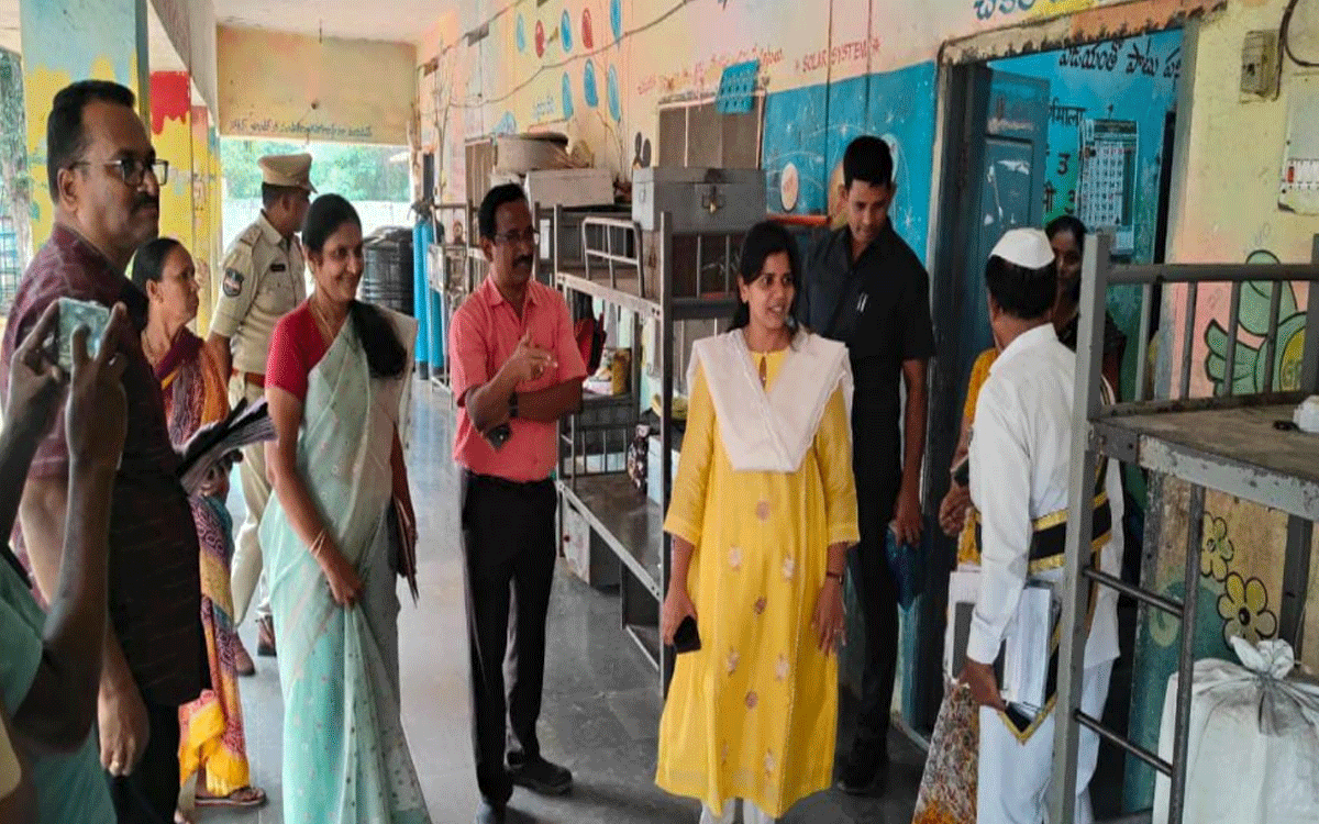 Nilagiri : ప్రాథమిక స్థాయి విద్య పిల్లల భవిష్యత్‌కు మొదటి అడుగు : కలెక్టర్ ఇలా త్రిపాఠి