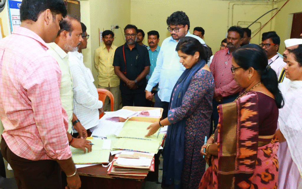 Nalgonda ; నామినేష‌న్ దాఖ‌లులో కుల ద్రువీక‌ర‌ణ‌కు బ‌దులు గెజిటెడ్ డిక్ల‌రేష‌నైనా ఓకే : క‌లెక్ట‌ర్ ఇలా త్రిపాఠి