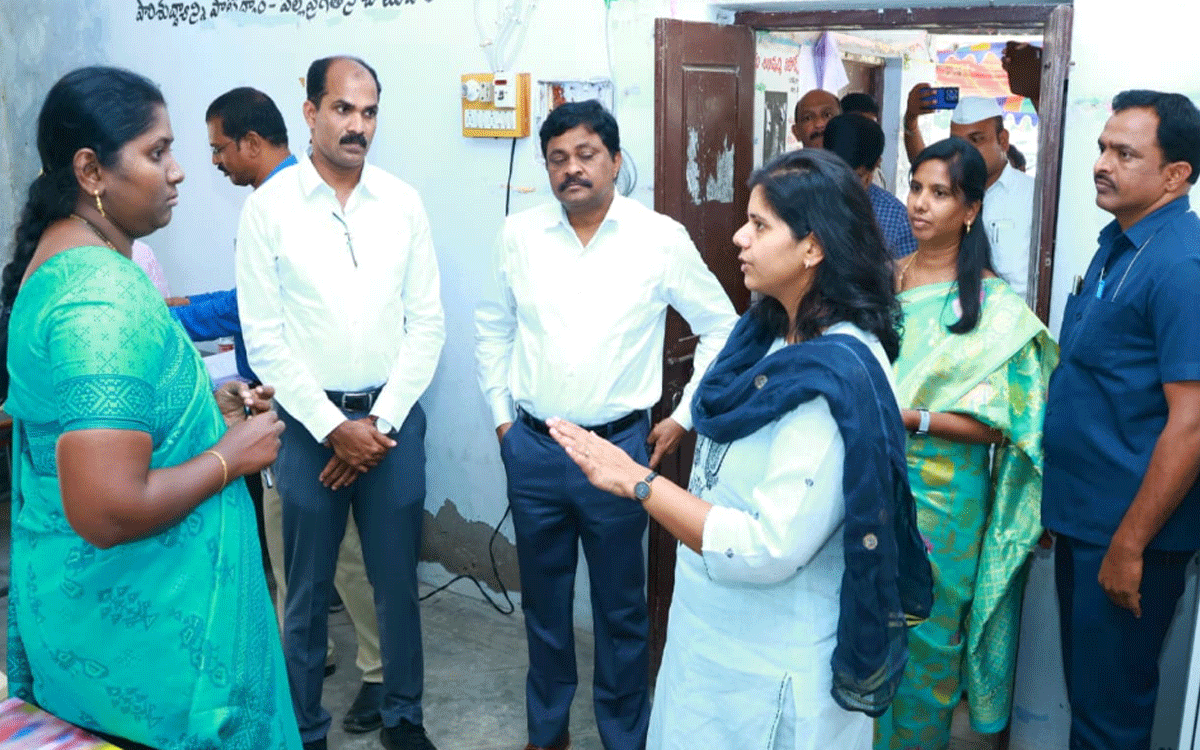 Kondamallepally : నామినేష‌న్ల స్వీక‌ర‌ణ పార‌ద‌ర్శ‌కంగా నిర్వ‌హించాలి : క‌లెక్ట‌ర్ ఇలా త్రిపాఠి