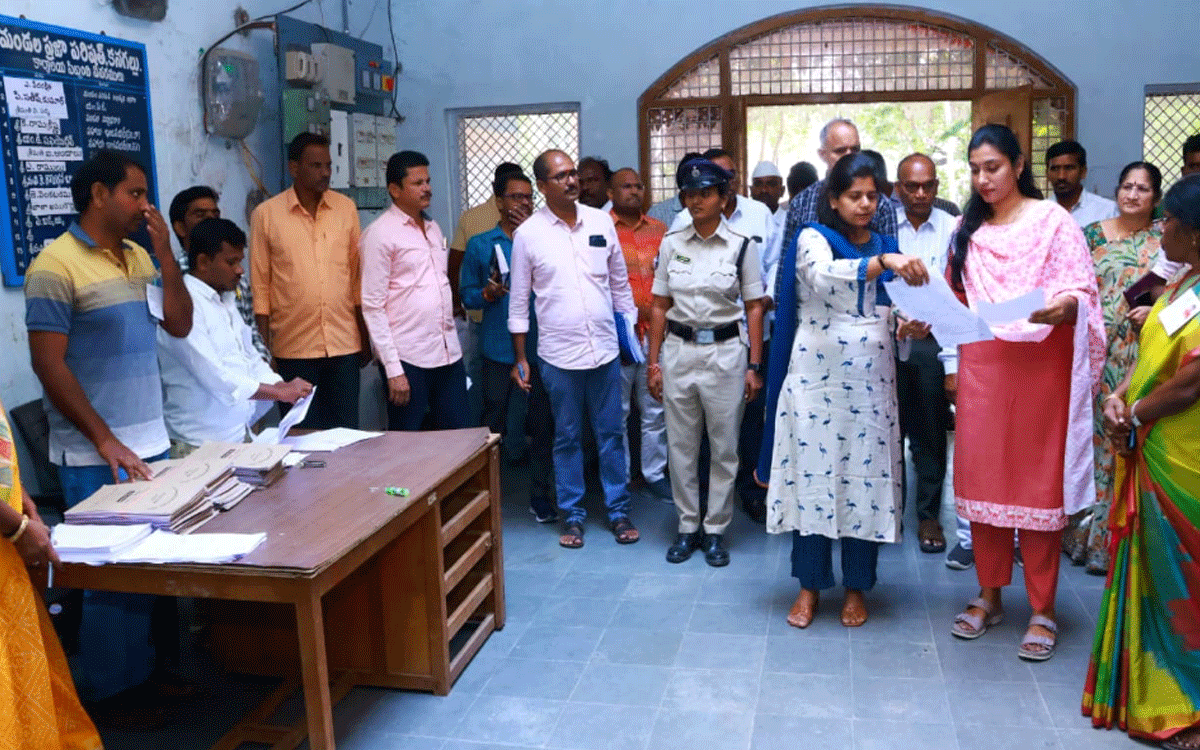 Nalgonda City : పంచాయతీ ఎన్నికలను పకడ్బందీగా నిర్వహించాలి : కలెక్టర్ ఇలా త్రిపాఠి