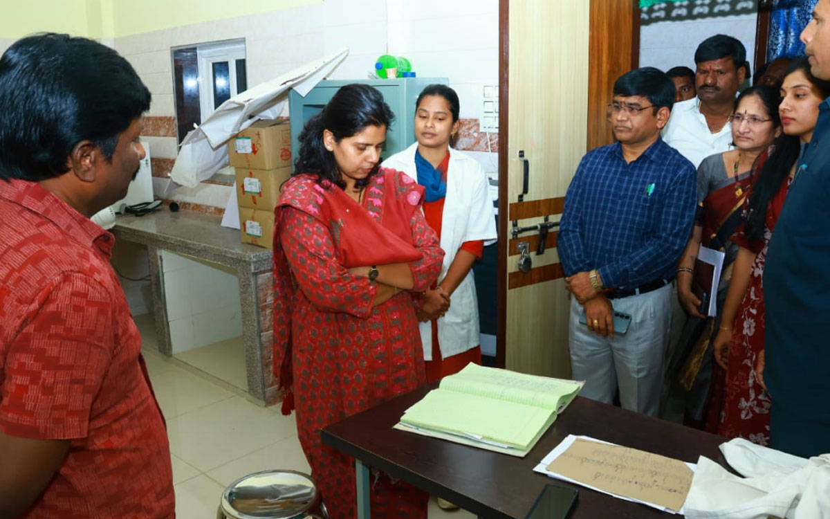 Nalgonda City : జాప్యం లేకుండా కుల, ఆదాయ ధ్రువపత్రాలు జారీ చేయాలి : క‌లెక్ట‌ర్ ఇలా త్రిపాఠి