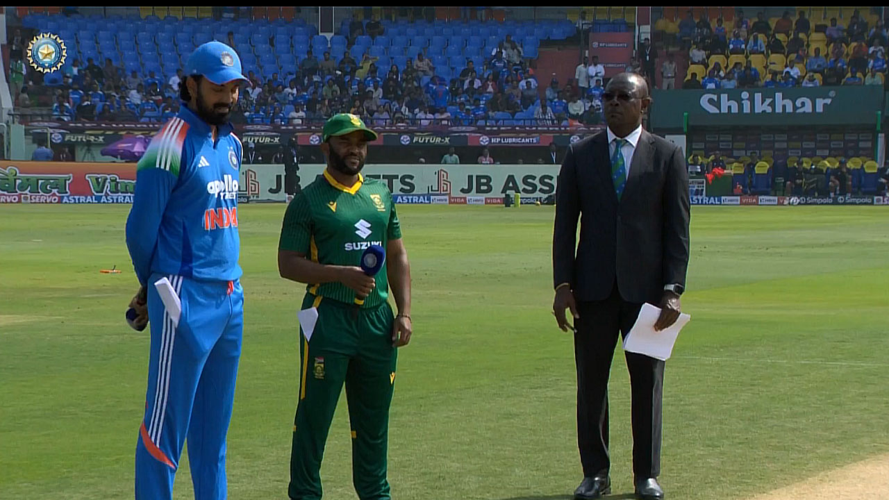 INDvSA: సుంద‌ర్ ఔట్‌.. తిల‌క్ వ‌ర్మ ఇన్‌..  టాస్ గెలిచి ఫీల్డింగ్ ఎంచుకున్న టీమిండియా