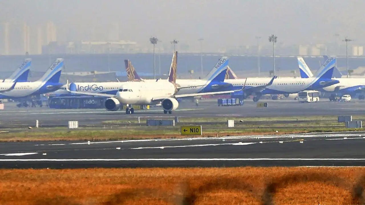 IndiGo | ప్రయాణికులకు విజ్ఞప్తి.. మీరు వెళ్లాల్సిన విమానం రద్దయింది.. శంషాబాద్‌లో 58 సర్వీసులు క్యాన్సిల్‌