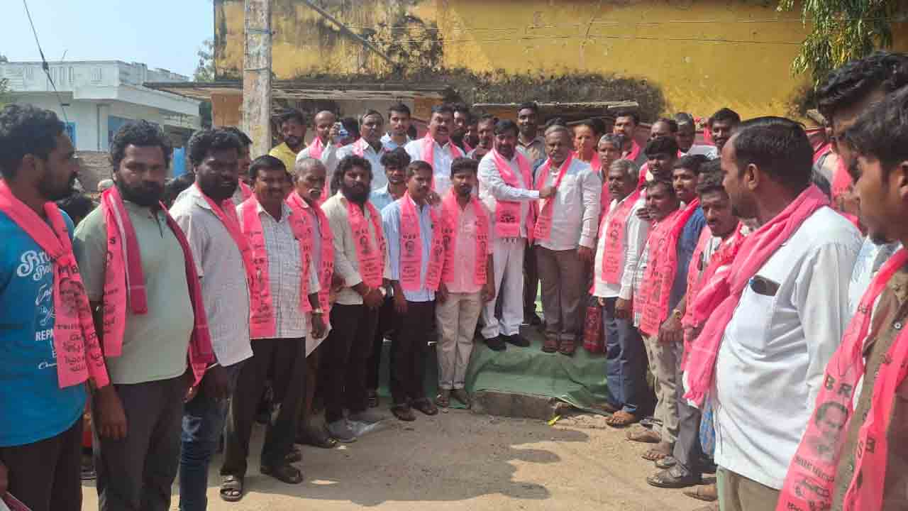 BRS | మాజీ మంత్రి జగదీష్ రెడ్డి సమక్షంలో బీఆర్‌ఎస్‌లో భారీగా చేరికలు