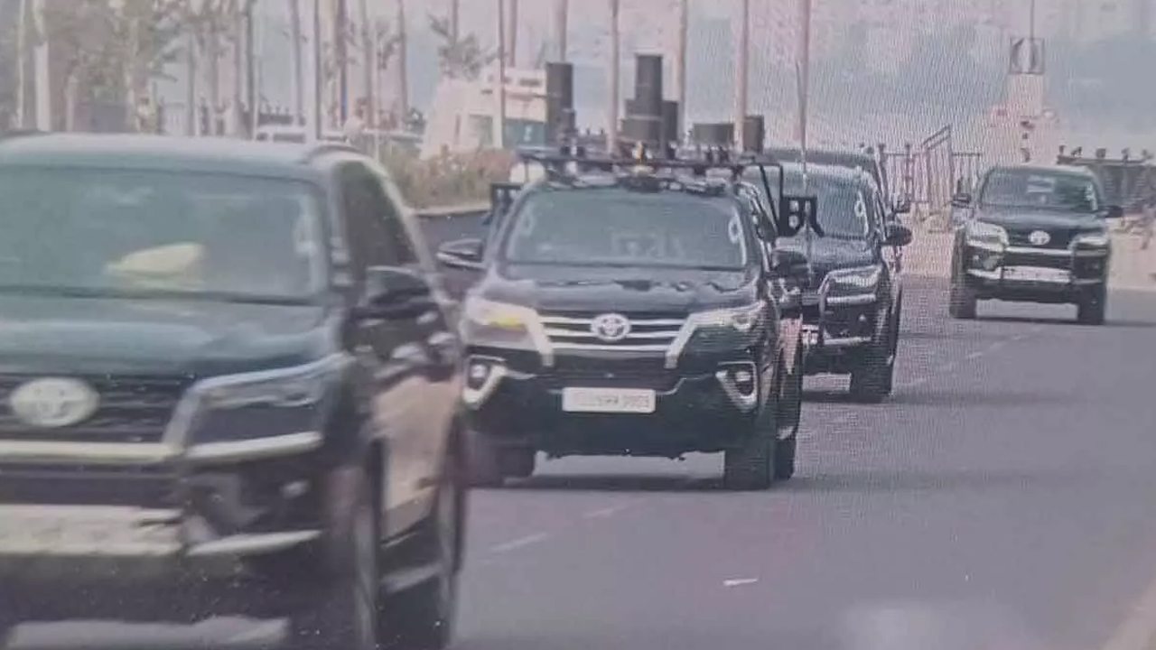 CM Convoy | పగిలిన జామర్‌ టైర్‌.. సీఎం రేవంత్‌ కాన్వాయ్‌కి తప్పిన పెను ప్రమాదం