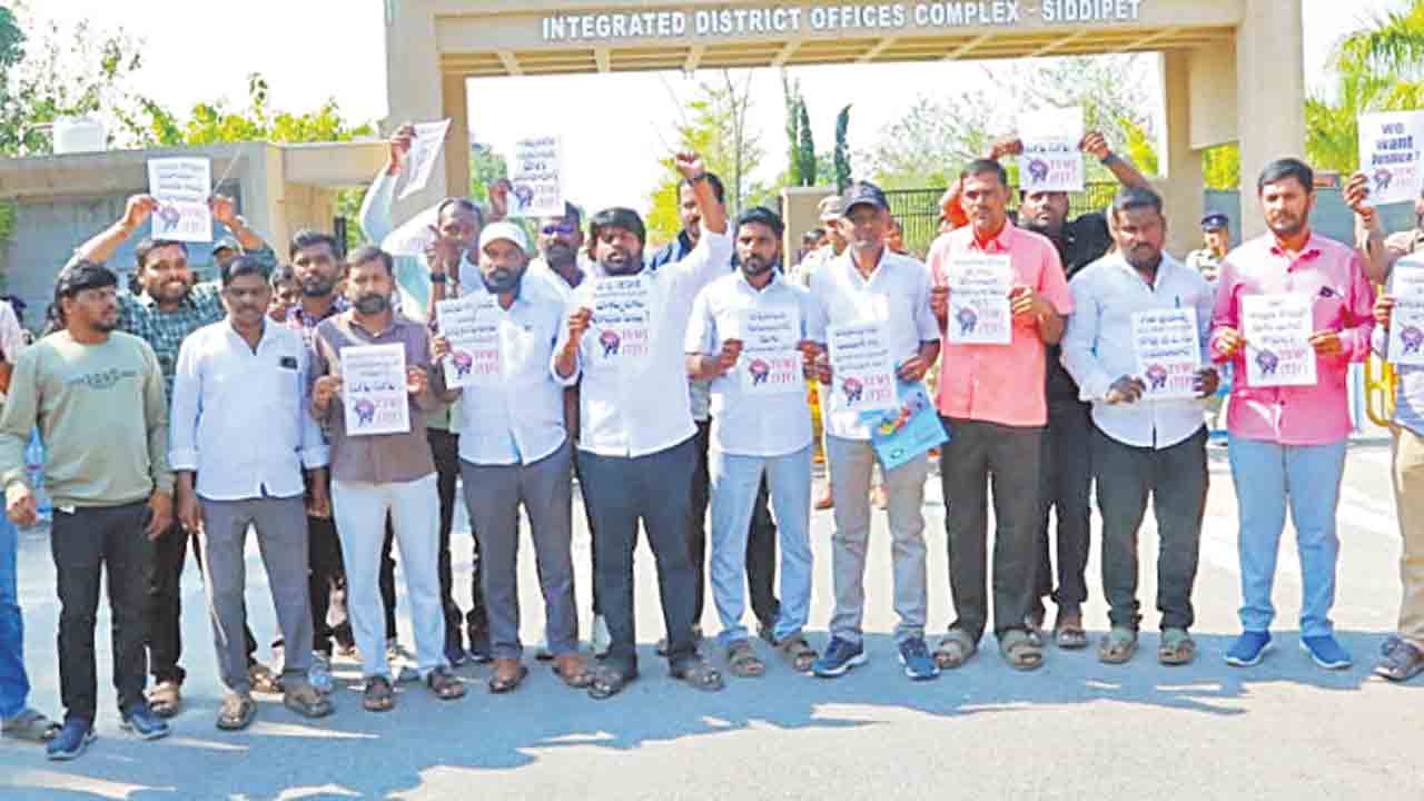 సర్కార్‌పై భగ్గుమన్న జర్నలిస్టులు