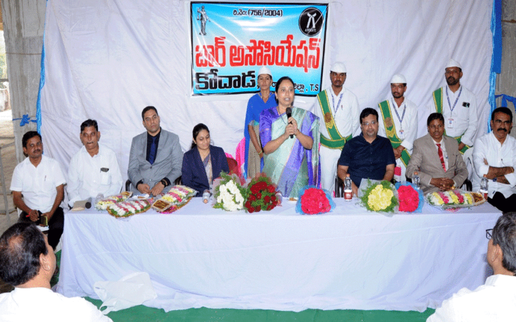 Kodada : కోదాడ కోర్టులో వ‌స‌తుల క‌ల్ప‌న‌కు చర్యలు : జిల్లా ప్రధాన న్యాయమూర్తి పి.ల‌క్ష్మి