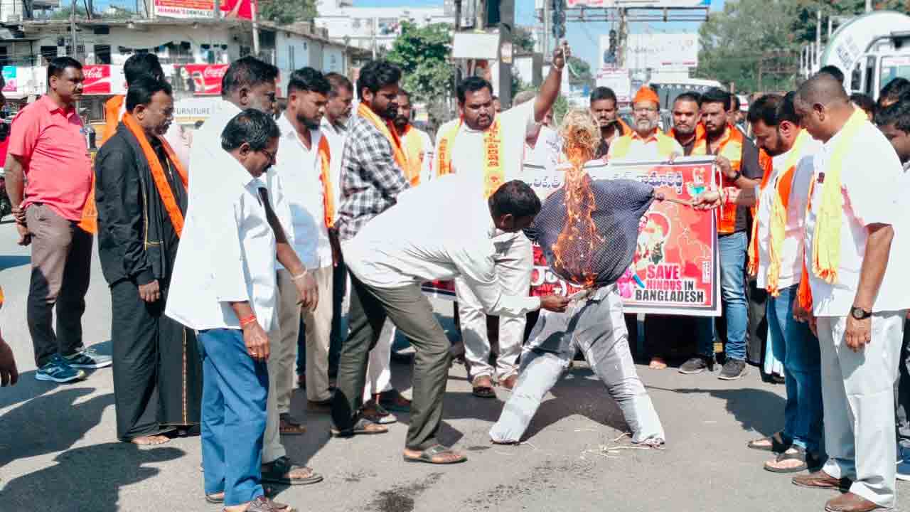 Kamareddy | కామారెడ్డిలో మతోన్మాదుల దిష్టిబొమ్మ దగ్ధం