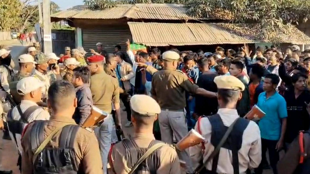 Assam Violence: అస్సాంలో నిర‌స‌న హింసాత్మ‌కం.. వెస్ట్ క‌ర్బి ఆంగ్లాంగ్ జిల్లాలో సెక్ష‌న్ 163