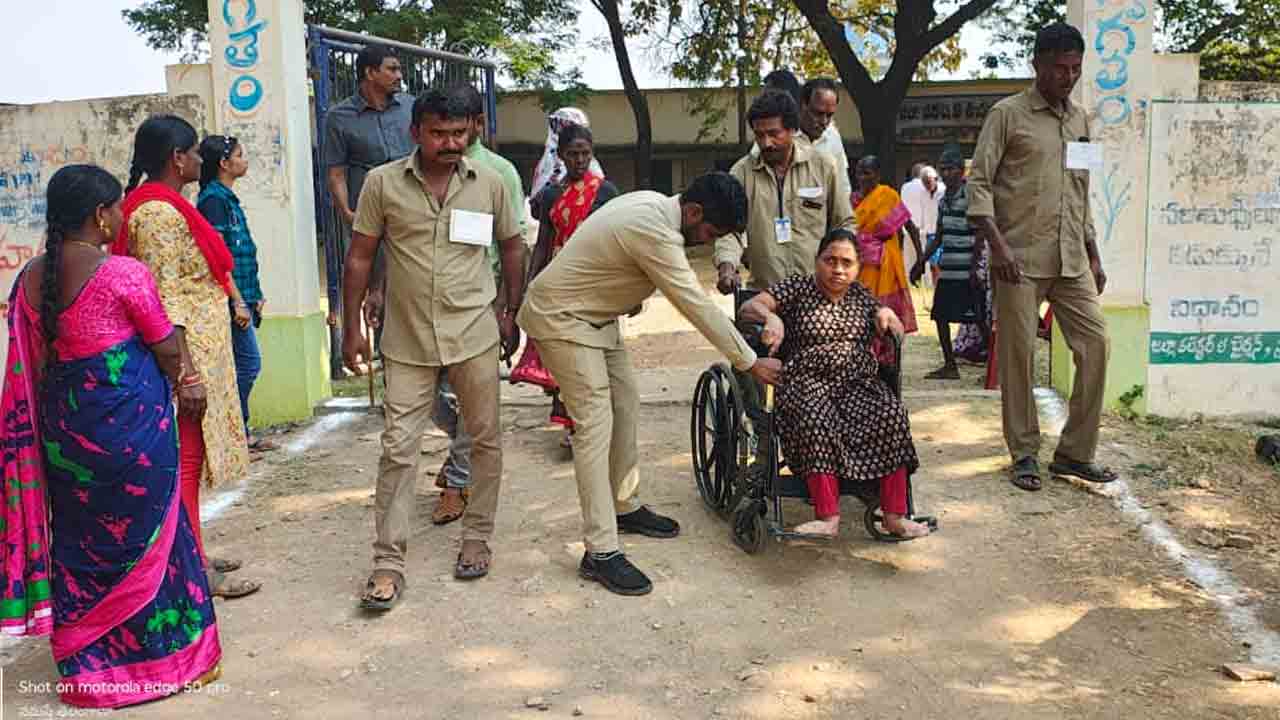 Karepalli | కారేపల్లి మండలంలో ప్రశాంతంగా కొనసాగుతున్న పోలింగ్