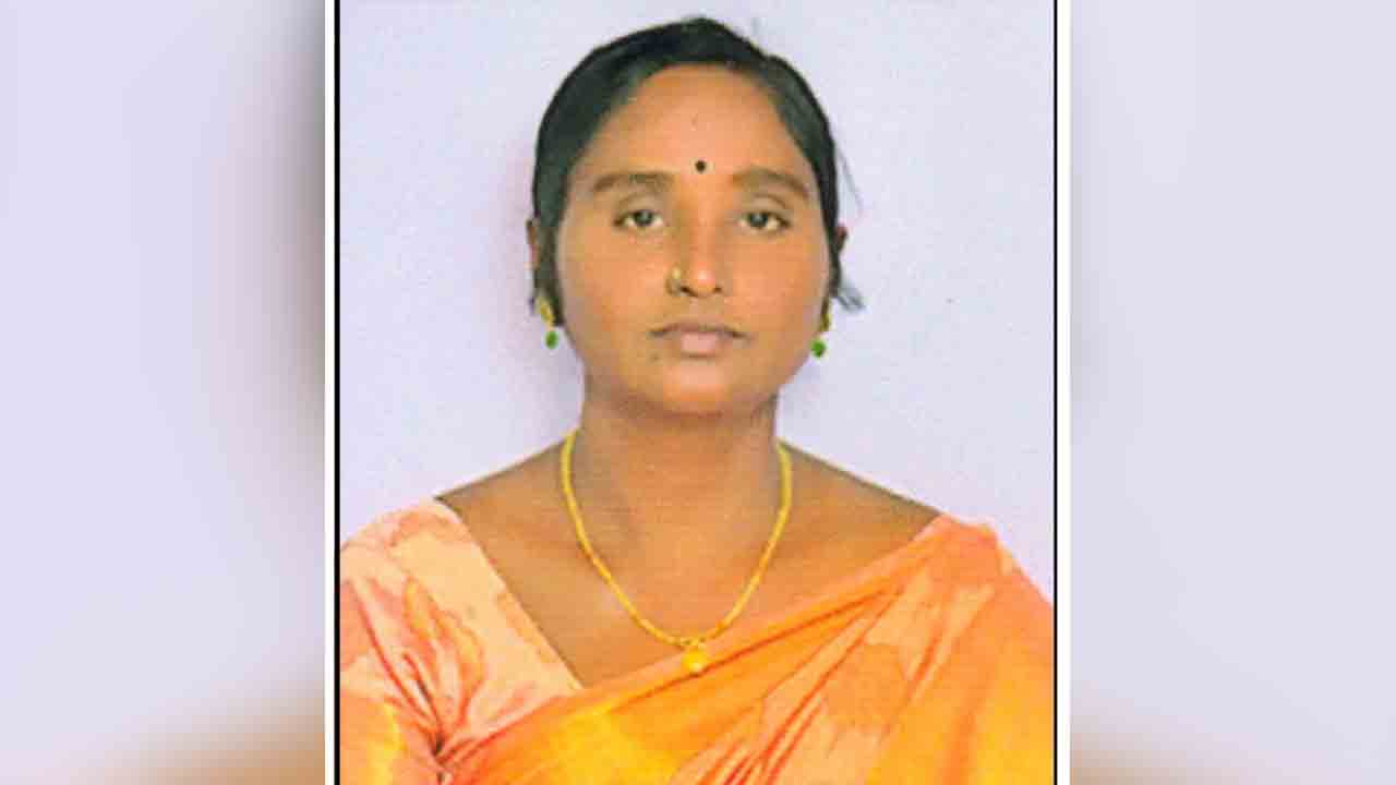 Bachhannapeta | ఉద్యోగానికి రాజీనామా చేసి సర్పంచ్‌గా నామినేషన్ వేసిన కర్రె కౌసల్య