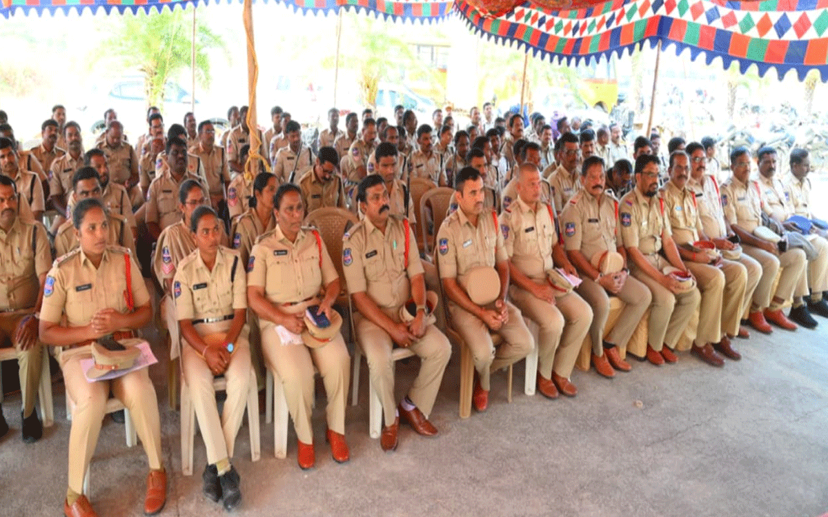 Kattangur : పంచాయతీ ఎన్నికలకు పటిష్ట భద్రతా ఏర్పాట్లు : ఎస్పీ శరత్ చంద్ర పవార్