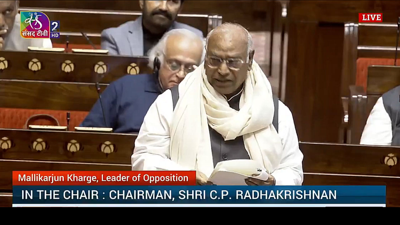 Mallikarjun Kharge: జ‌గ‌దీప్ ధ‌న్‌క‌ర్‌కు స‌రైన ఫేర్‌వెల్ ద‌క్క‌లేదు: ఖ‌ర్గే