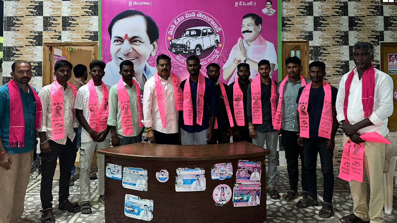 Kollapur | గులాబీ జెండాకే జై కొడుతున్న యువత.. బీఆర్‌ఎస్‌లో చేరిన కాంగ్రెస్‌ కార్యకర్తలు