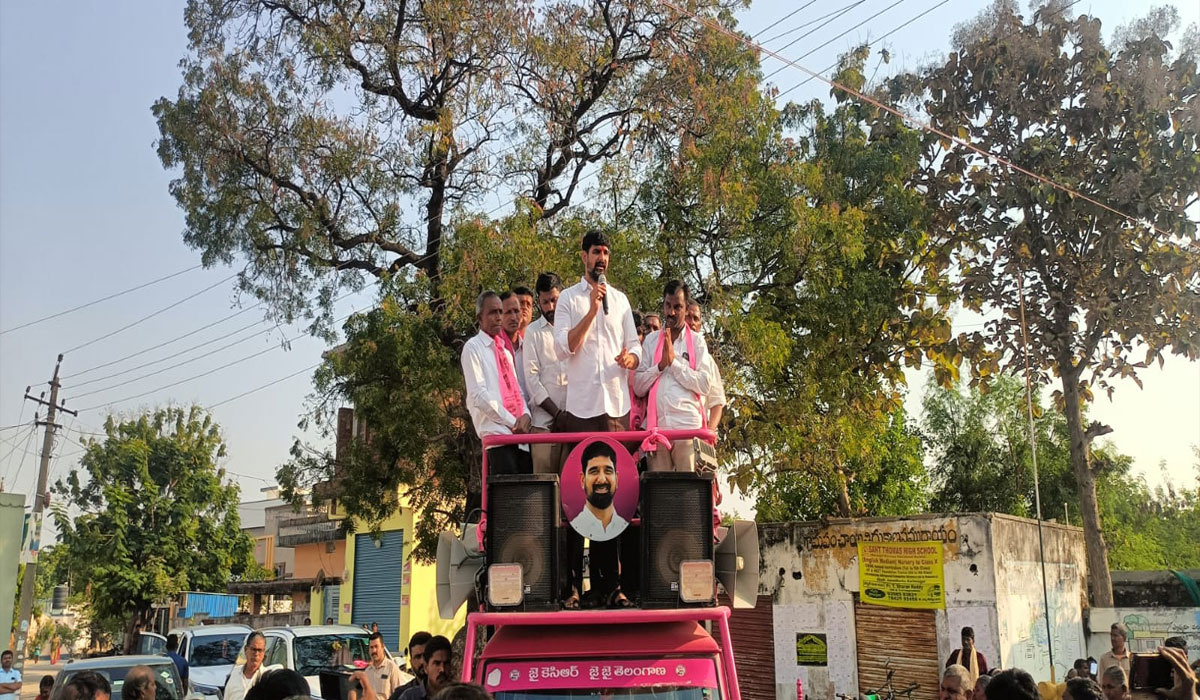 MLA Padi Kaushik Reddy | మోసపోయి గోసపడకండి.. బీఆర్‌ఎస్‌ అభ్యర్థులను ఆశీర్వదించండి.. హుజూరాబాద్ ఎమ్మెల్యే పాడి కౌశిక్‌రెడ్డి