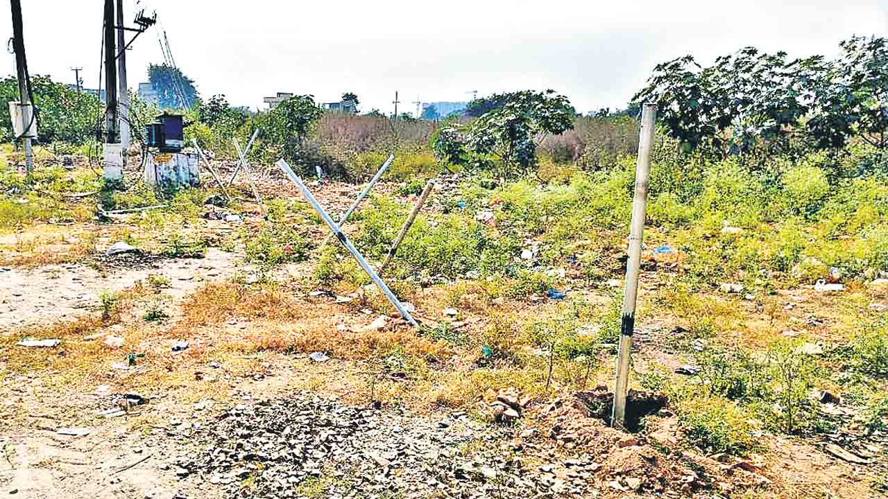 బాబానగర్‌లో 15 ఇండ్లు కూల్చిన హైడ్రా