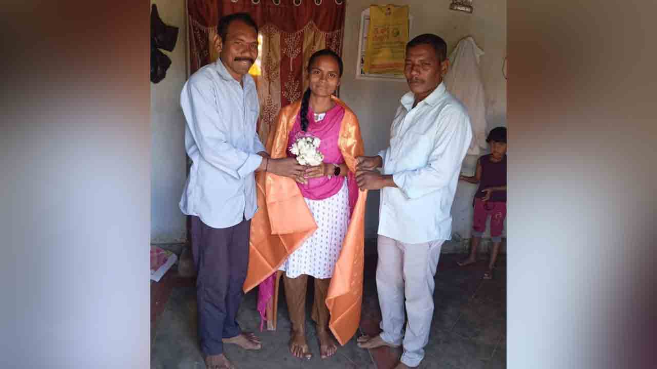 Gedam Laxmi | ఐసీటీ జిల్లా అధ్యక్షురాలుగా ఆదివాసీ బిడ్డ.. ఘనంగా సన్మానించిన గ్రామస్తులు..!