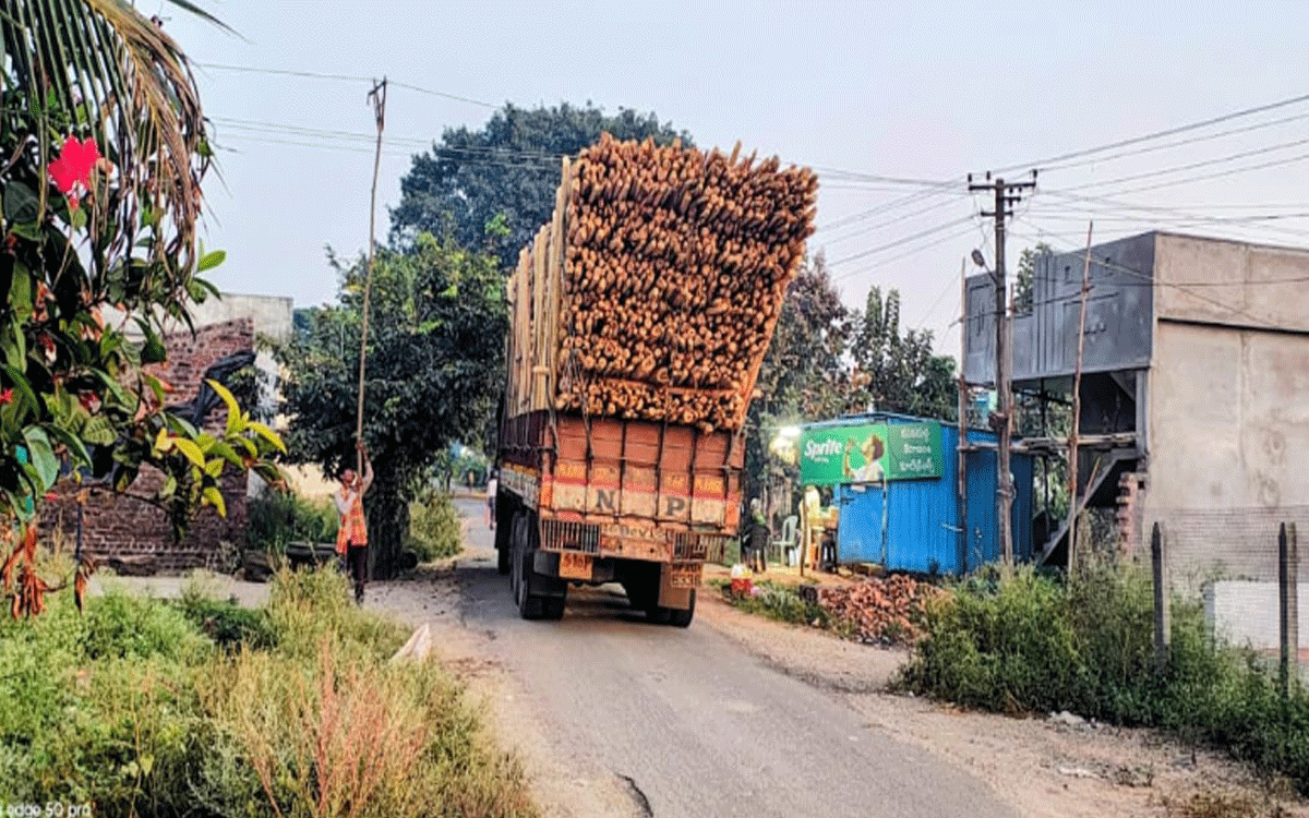 Karepally : సుబాబుల్ లోడు లారీలతో ప్ర‌జ‌ల భయభ్రాంతులు
