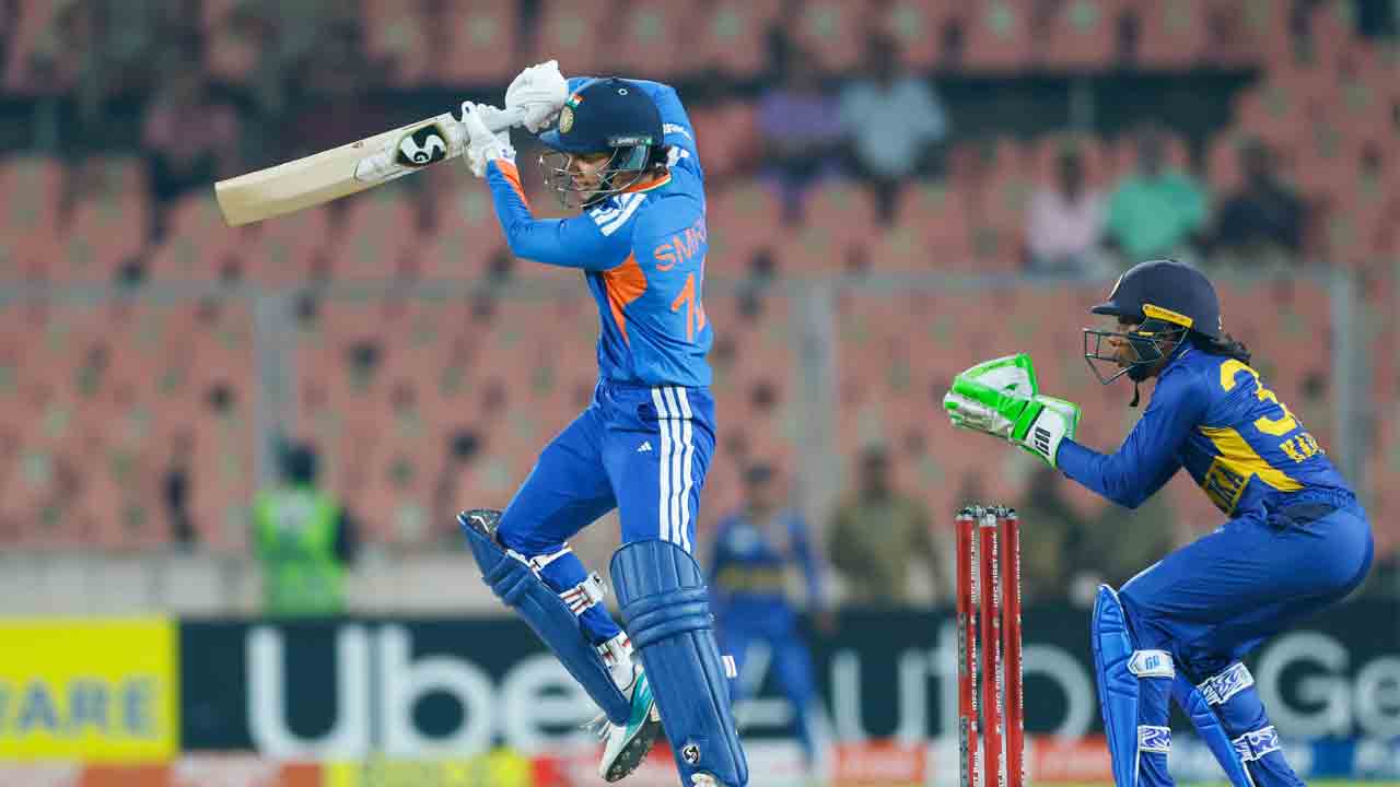 INDW vs SLW | బౌండరీలతో చెలరేగుతున్న ఓపెనర్లు.. పవర్ ప్లేలో భారత్ స్కోర్..?