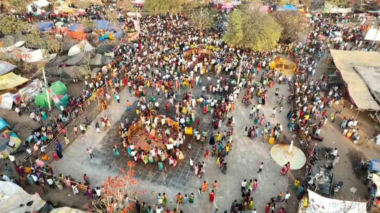 Mini Medaram | ఊరవతల జాతర, ఊరిలో ఆంక్షలు. .! జాతర పేరుతో ఉపాధి కోల్పోనున్న గ్రామస్తులు