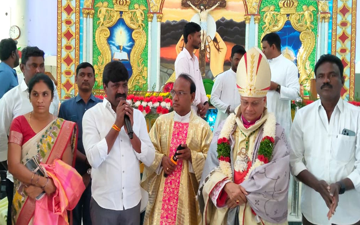 Kethepalli : క్రీస్తు బోధనలు అందరికీ అనుస‌ర‌ణీయం : ఎమ్మెల్యే వేముల‌ వీరేశం