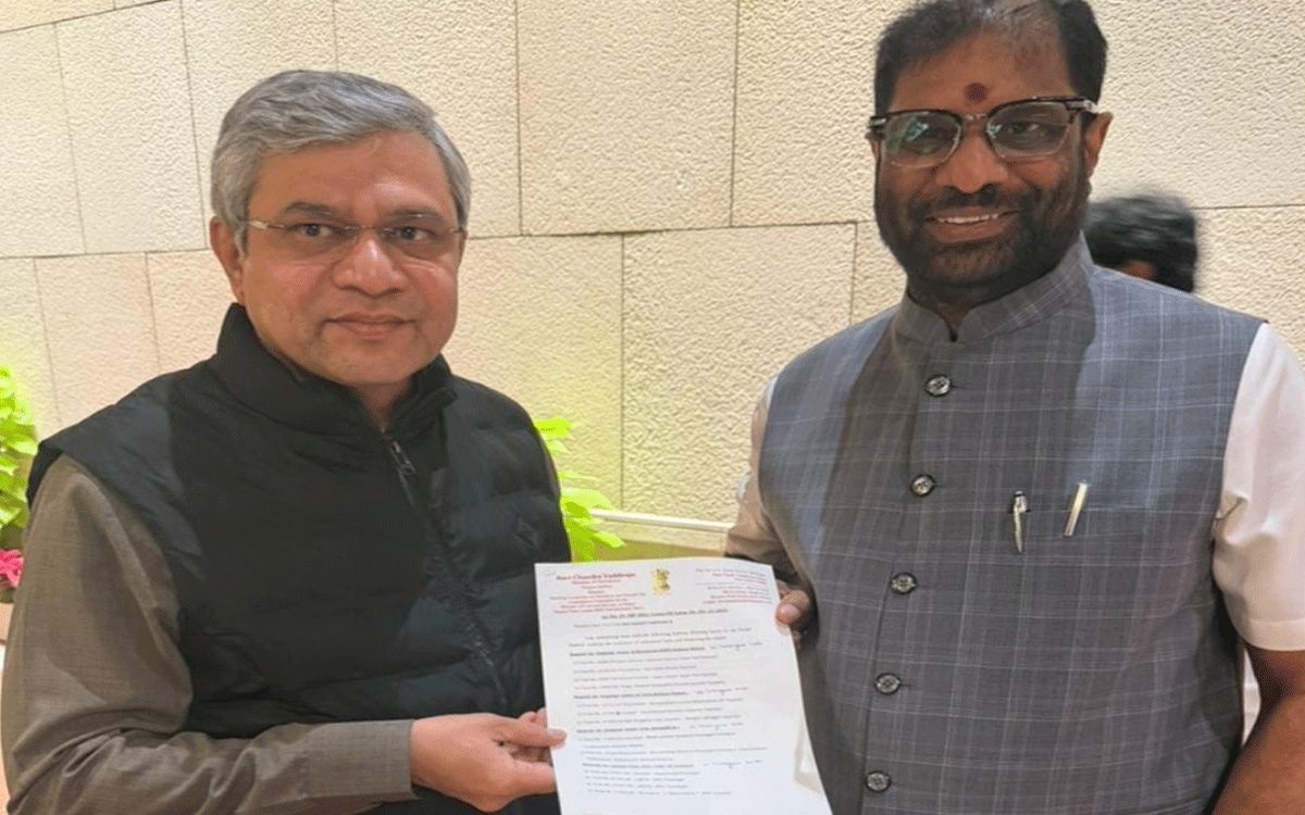 Karepally : ‘సూపర్‌ఫాస్ట్ రైళ్లకు ఖ‌మ్మంలో హాల్టింగ్ కల్పించండి’