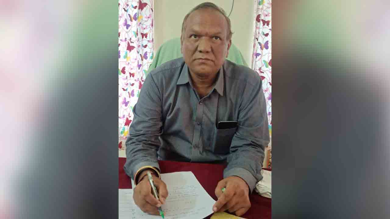 Mulugu | ఎంపీడీవో ప్రాణం తీసిన ఎలక్షన్‌ డ్యూటీ.. హాస్పిటల్‌కు తరలిస్తుండగా మృతి