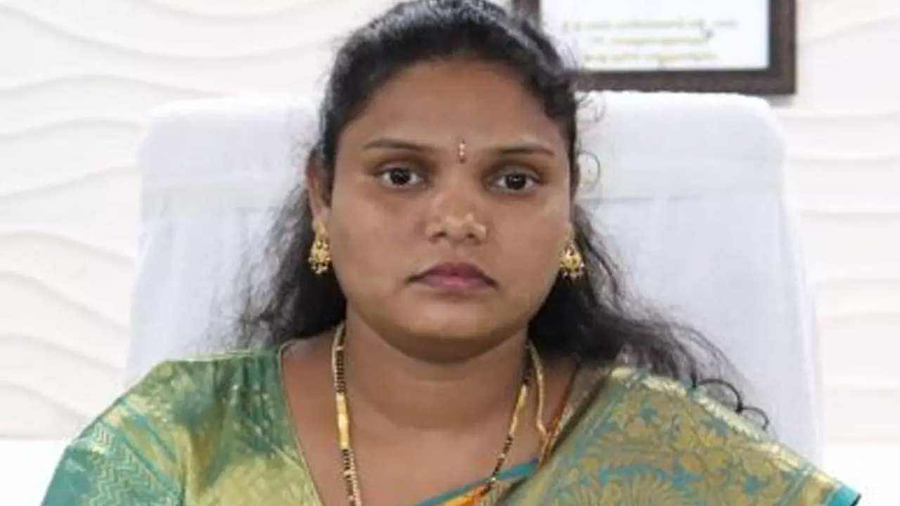 Nellore Mayor | ఈ నెల 18న నెల్లూరు మేయర్‌ స్రవంతిపై అవిశ్వాస తీర్మానం