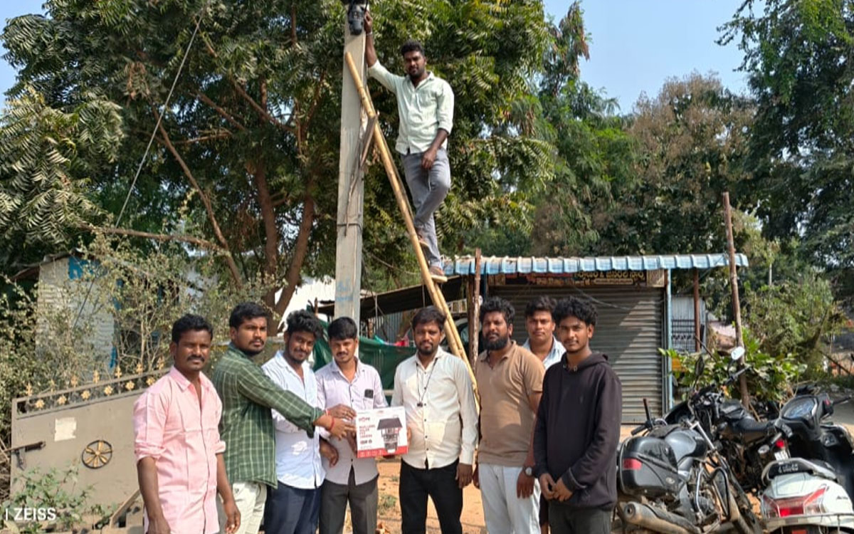 Nidamanoor : జంగాలవారిగూడెంలో సీసీ కెమెరాల ఏర్పాటు