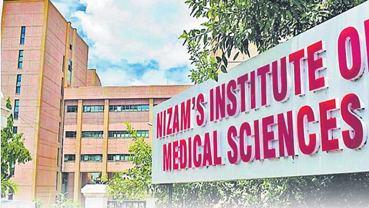 మూడు నెలల వేతనాలు ఎగ్గొట్టిన ప్రైవేట్‌ ఏజెన్సీ