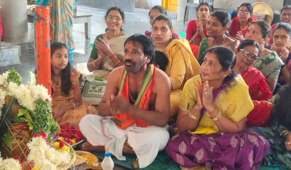 Padi Puja | కరీంనగర్‌లో అట్టహాసంగా కన్నె స్వాములు పడిపూజ