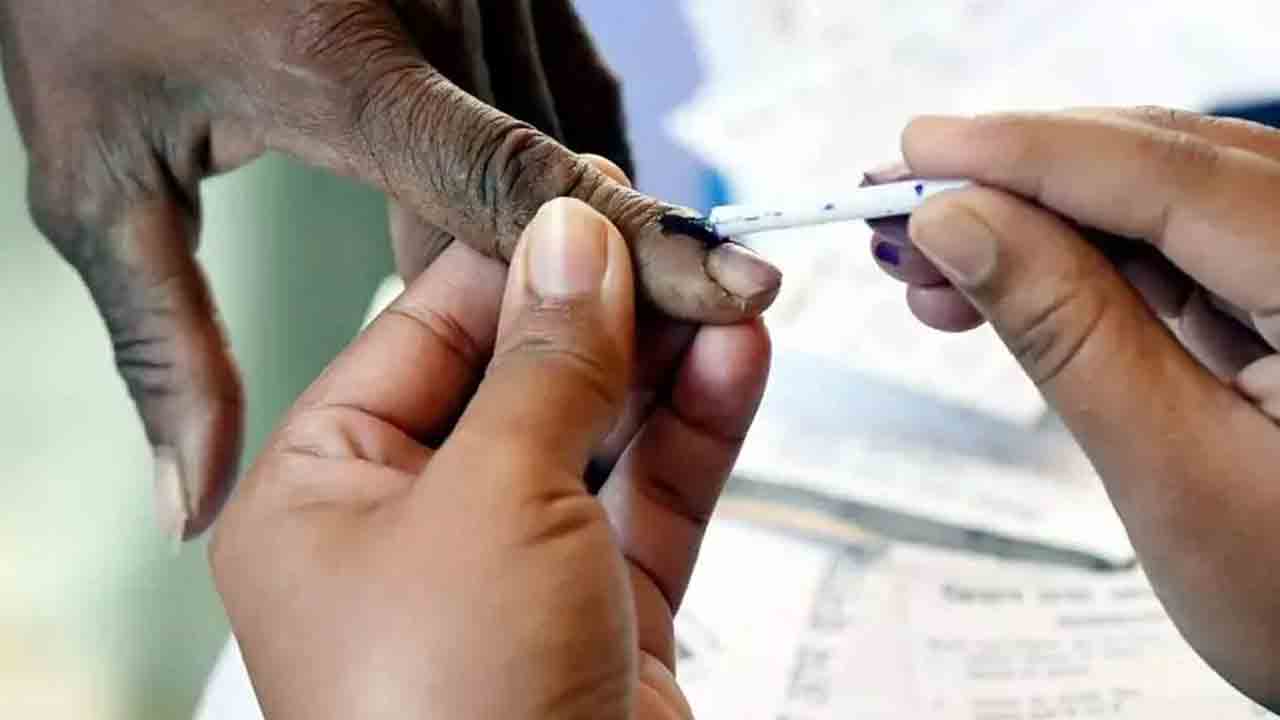 నేడే తుది పోరు.. పోలింగ్‌ కేంద్రాల వద్ద భారీ బందోబస్తు