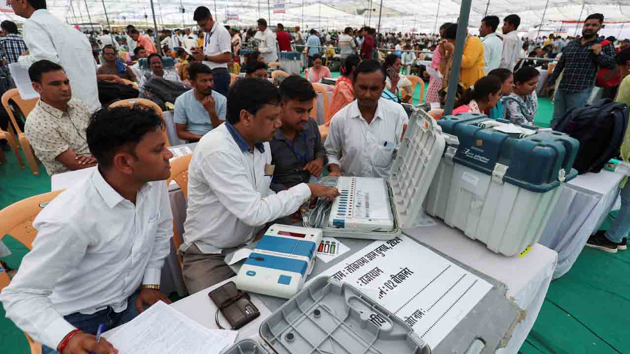 పోలింగ్‌ బూత్‌కు 20 వేలు ఇవ్వండి