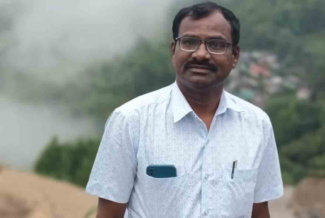 Godavarikhani | కారులో వెళ్తుండగా గుండెపోటు.. చికిత్స పొందుతూ న్యాయవాది మృతి..!